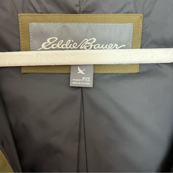 Eddie Bauer Rainfoil Trench Coat in Olive Green PETITE - Picture 11 of 13